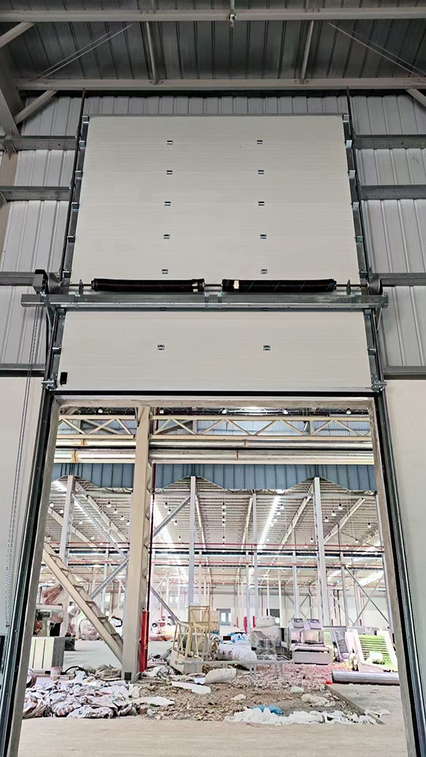 阿拉尔农场工业提升门