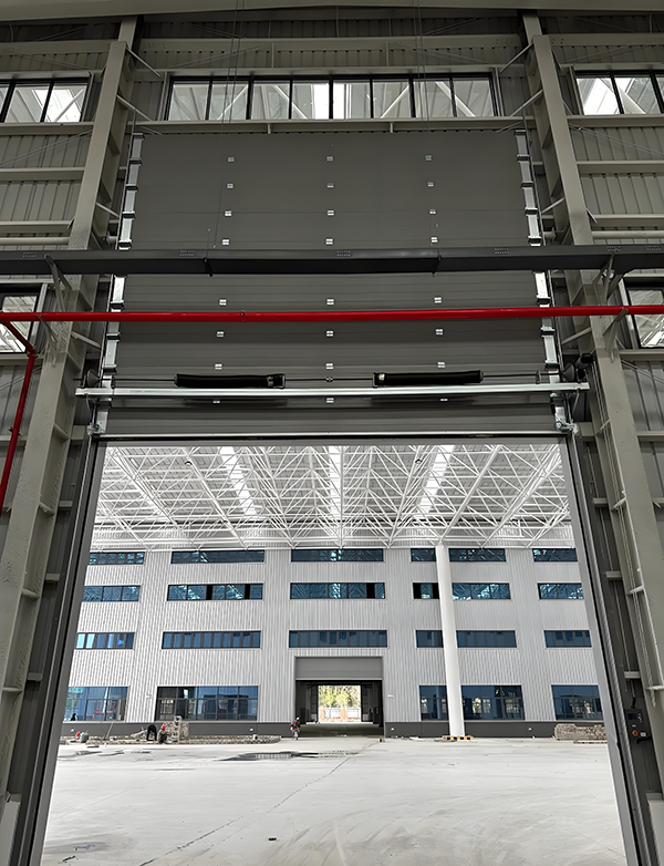 阿拉尔农场工业提升门