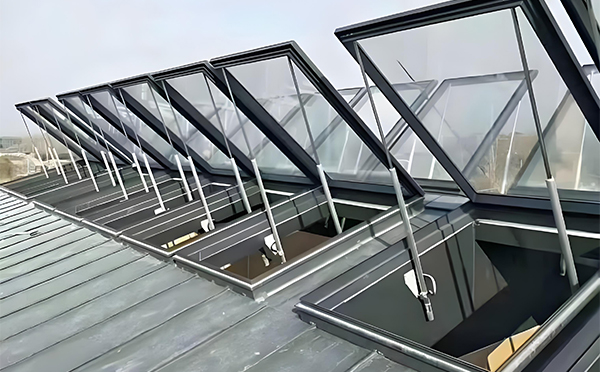 阿拉尔农场消防排烟窗