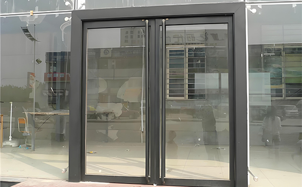 阿拉尔农场玻璃地弹门