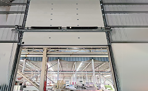 阿拉尔农场工业提升门