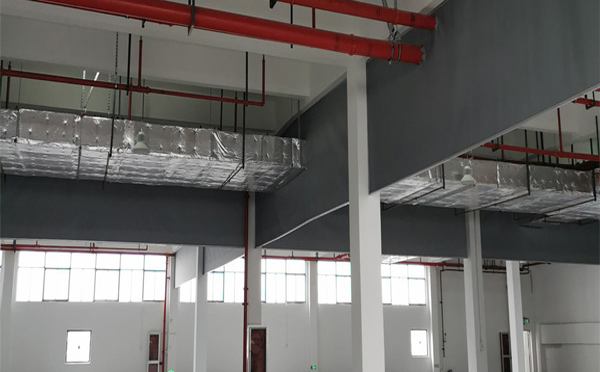 阿拉尔农场挡烟垂壁定位误差控制在2‰以内