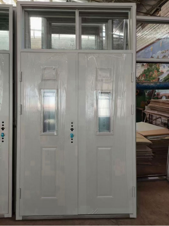 阿拉尔农场学校教室门