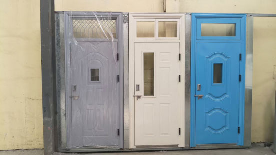 阿拉尔农场学校教室门