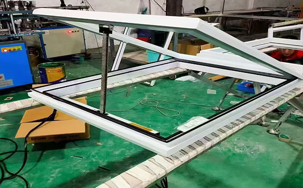 某地下车库出入口阿拉尔农场排烟窗配置工程