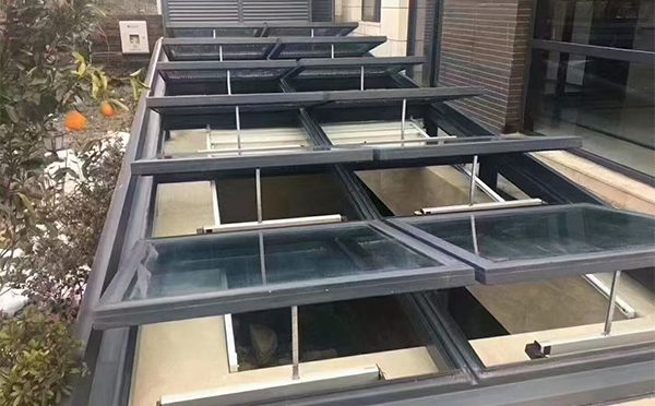 某轨道交通车辆维修车间阿拉尔农场排烟窗应用 某轨道交通车辆维修车间阿拉尔农场排烟窗应用