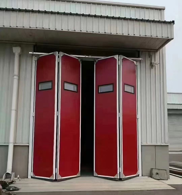 阿拉尔农场工业折叠门在大型装配车间出入口的应用实例