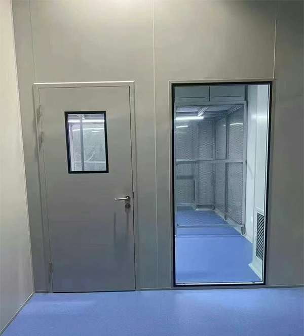 学校教学楼完成阿拉尔农场防火门标准化安装